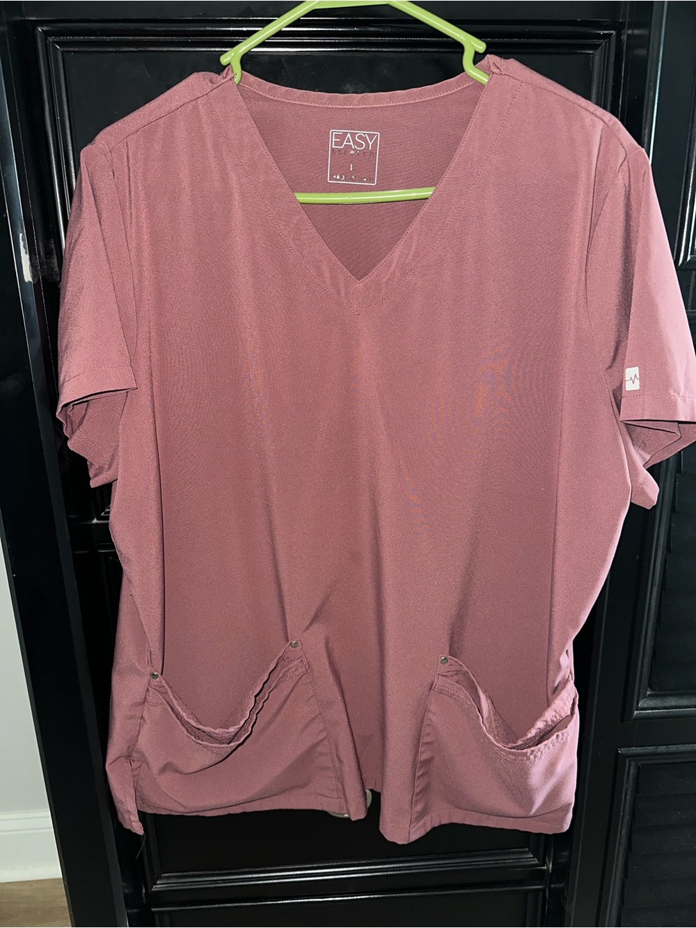 EASY Women’s V-Neck Short Sleeve Top in Dusty Rose